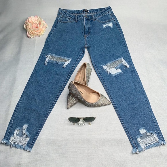 Fashion Nova’ A Girl’s Best Friend Boyfriend Jean - Picture 2 of 8